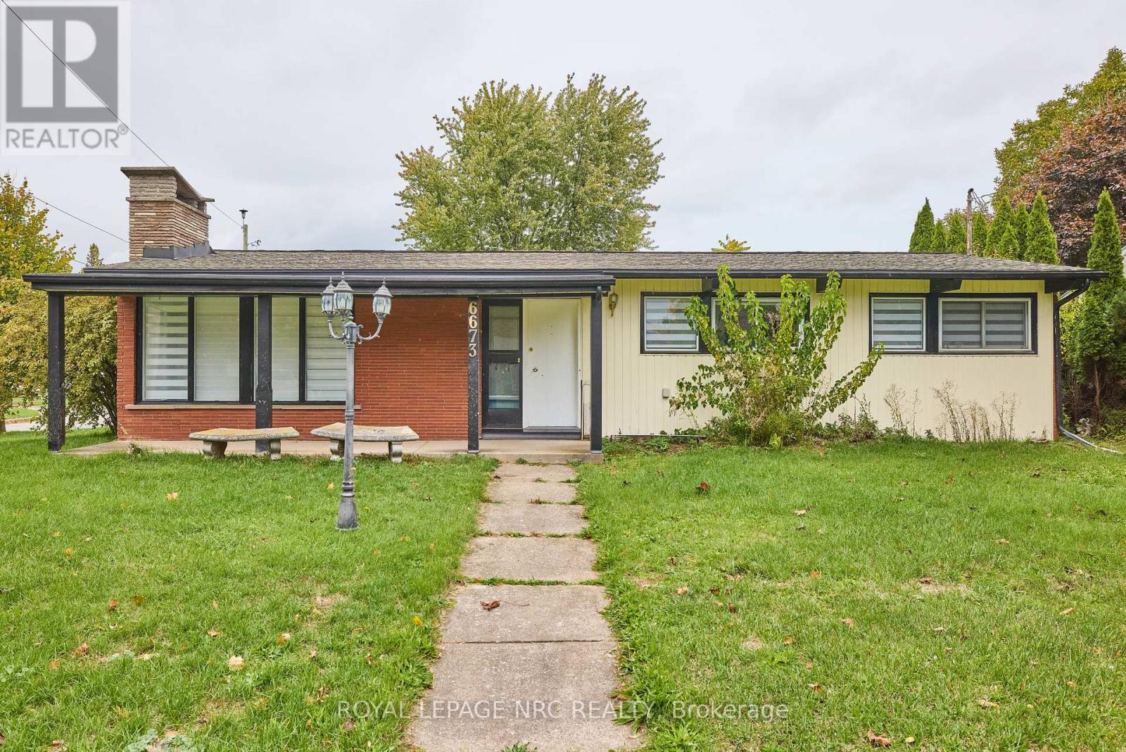 6673 Huggins St, Niagara Falls, ON L2J 1H5