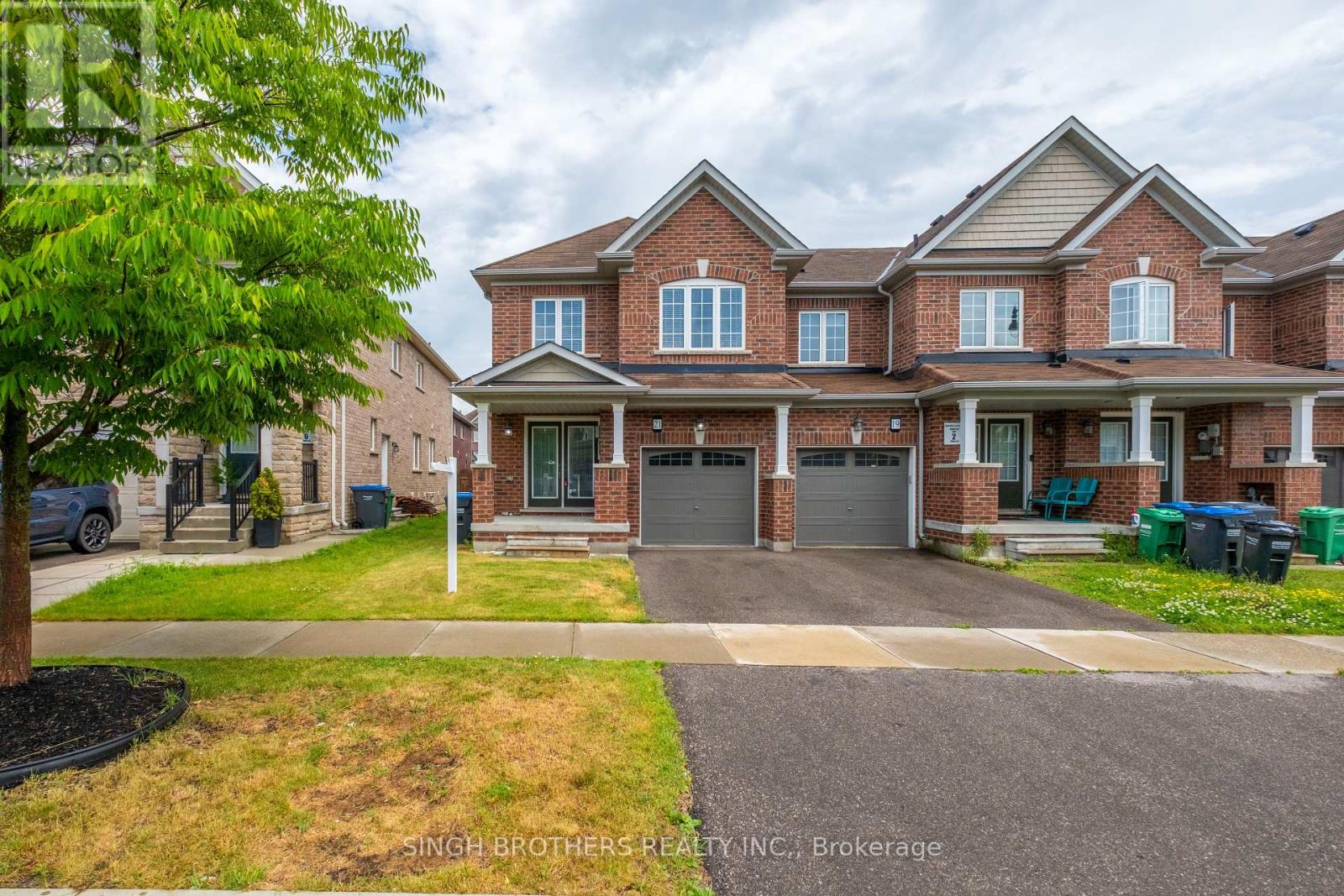 21 Hoover Rd, Brampton, ON L7A 4L2