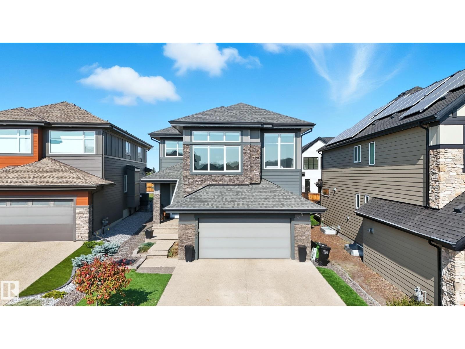 1487 Howes Cr SW, Edmonton, AB T6W 4G6