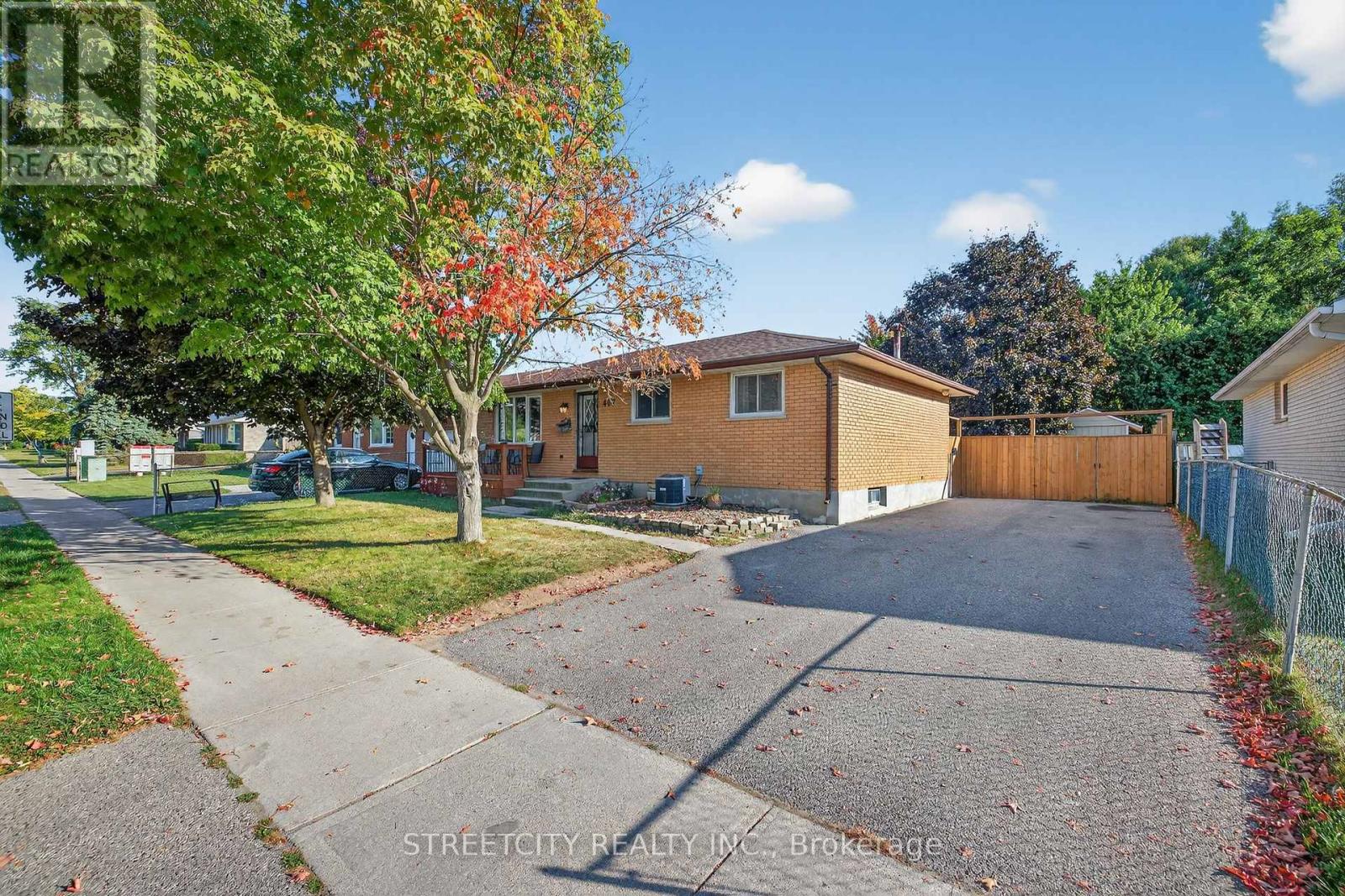 407 Elm St, St. Thomas, ON N5R 1K2