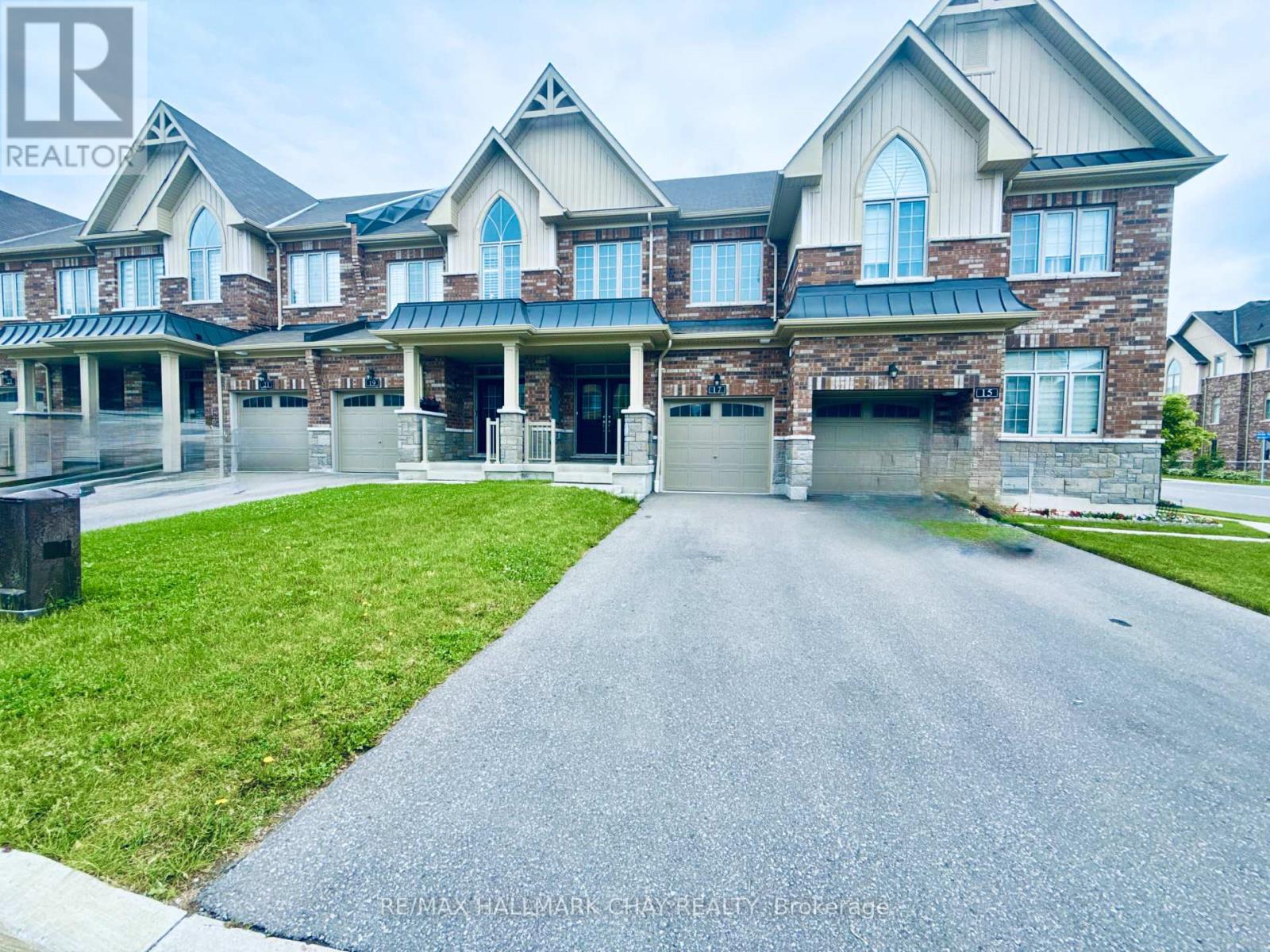 17 Sutcliffe Dr, Whitby, ON L1R 0R2