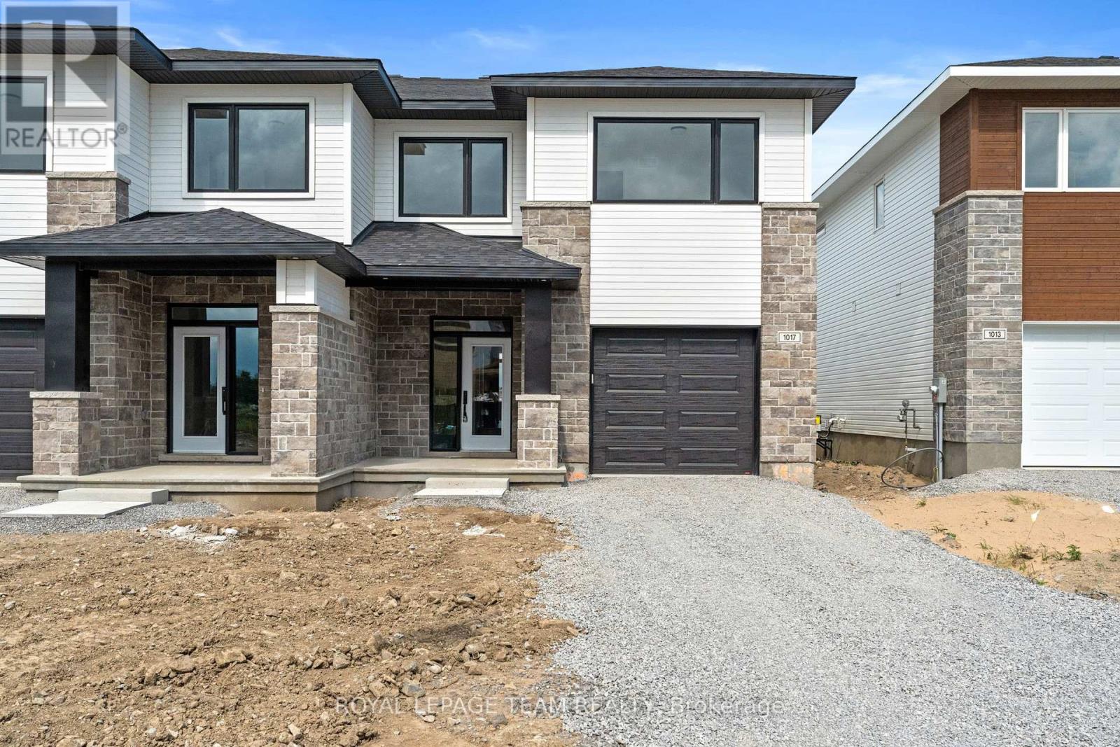 1017 Moore St, Brockville, ON K6V 7N1