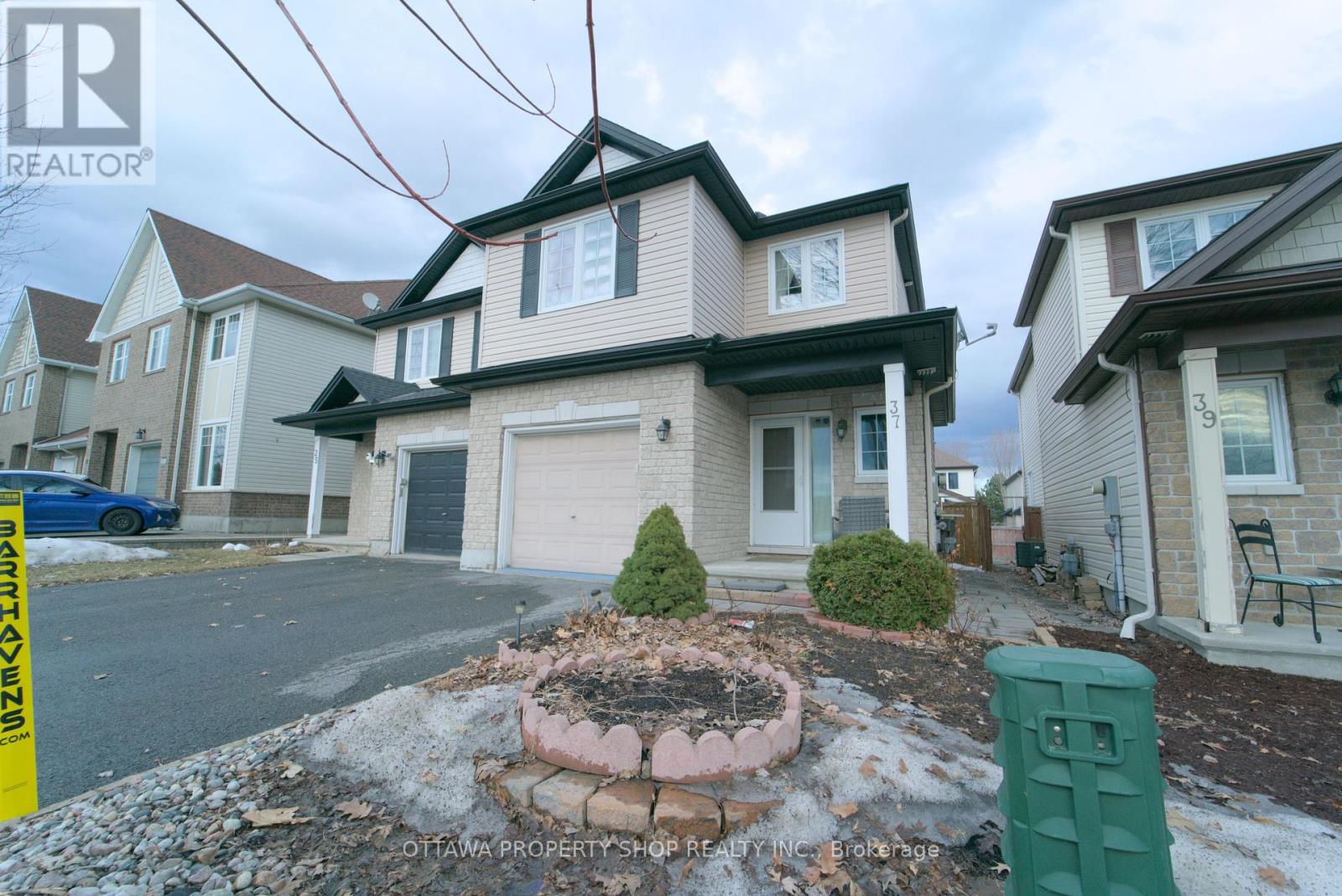 37 Cresthaven Dr, Ottawa, ON K2G 6T8