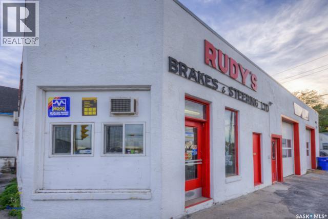 1700 Winnipeg St, Regina, SK S4P 1E9