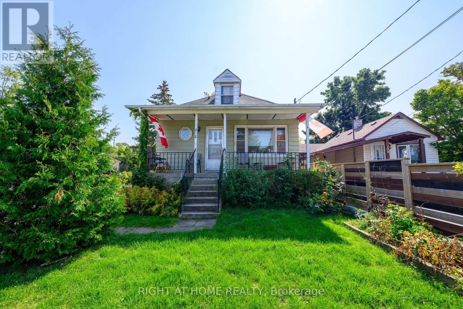 212 Troy St, Mississauga, ON L5G 1S7