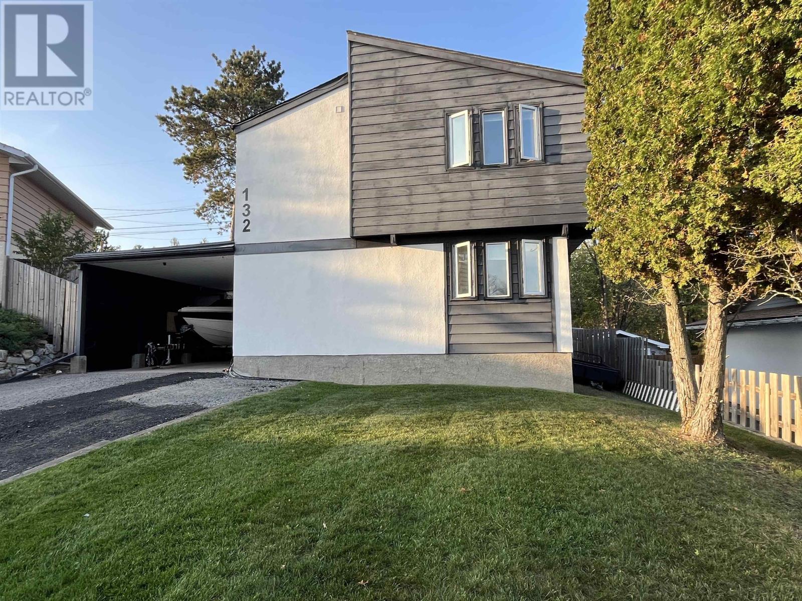 132 Minto Cres, Kenora, ON P9N 3K2
