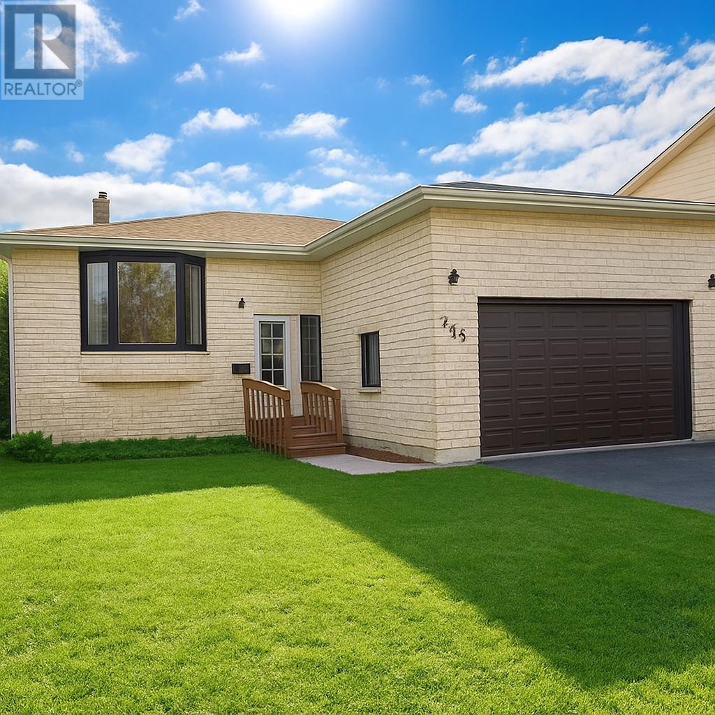 127 Logan Ave, Thunder Bay, ON P7A 7X8