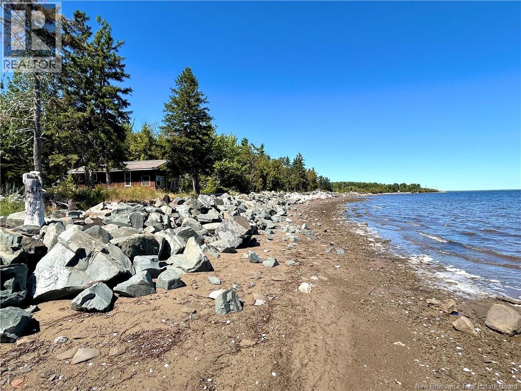 35 Lilypad Ln, Napan, NB E1N 5A1
