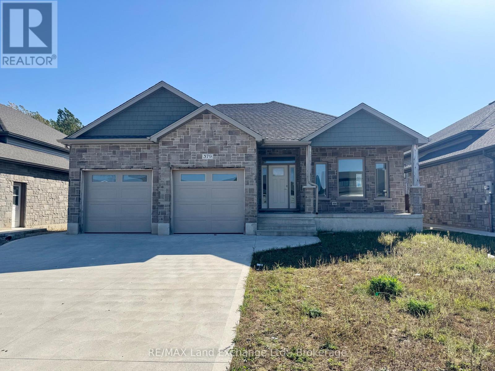 379 Ridge St, Saugeen Shores, ON N0H 2C3
