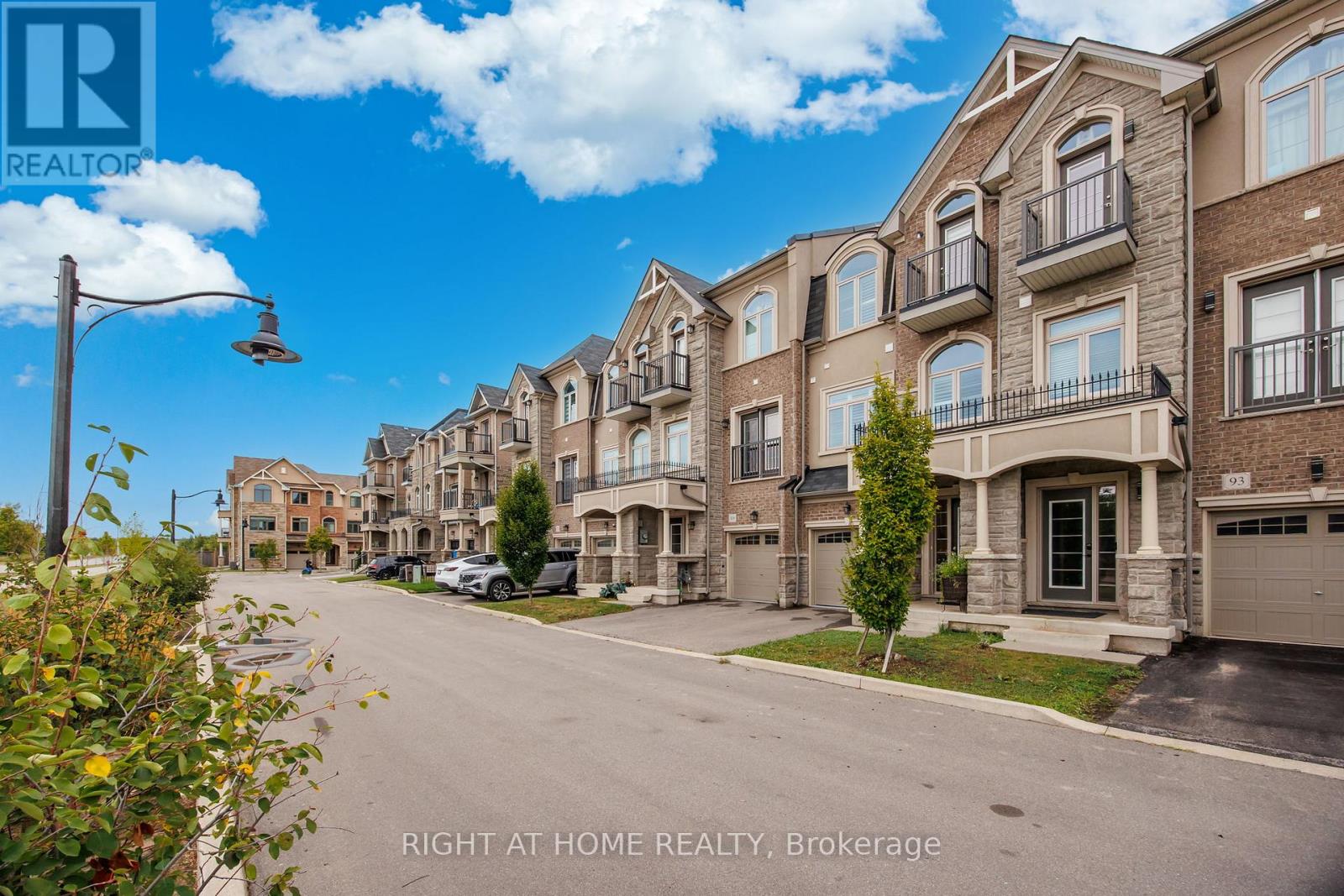 91 Borers Creek Cir, Hamilton, ON L8B 1W3