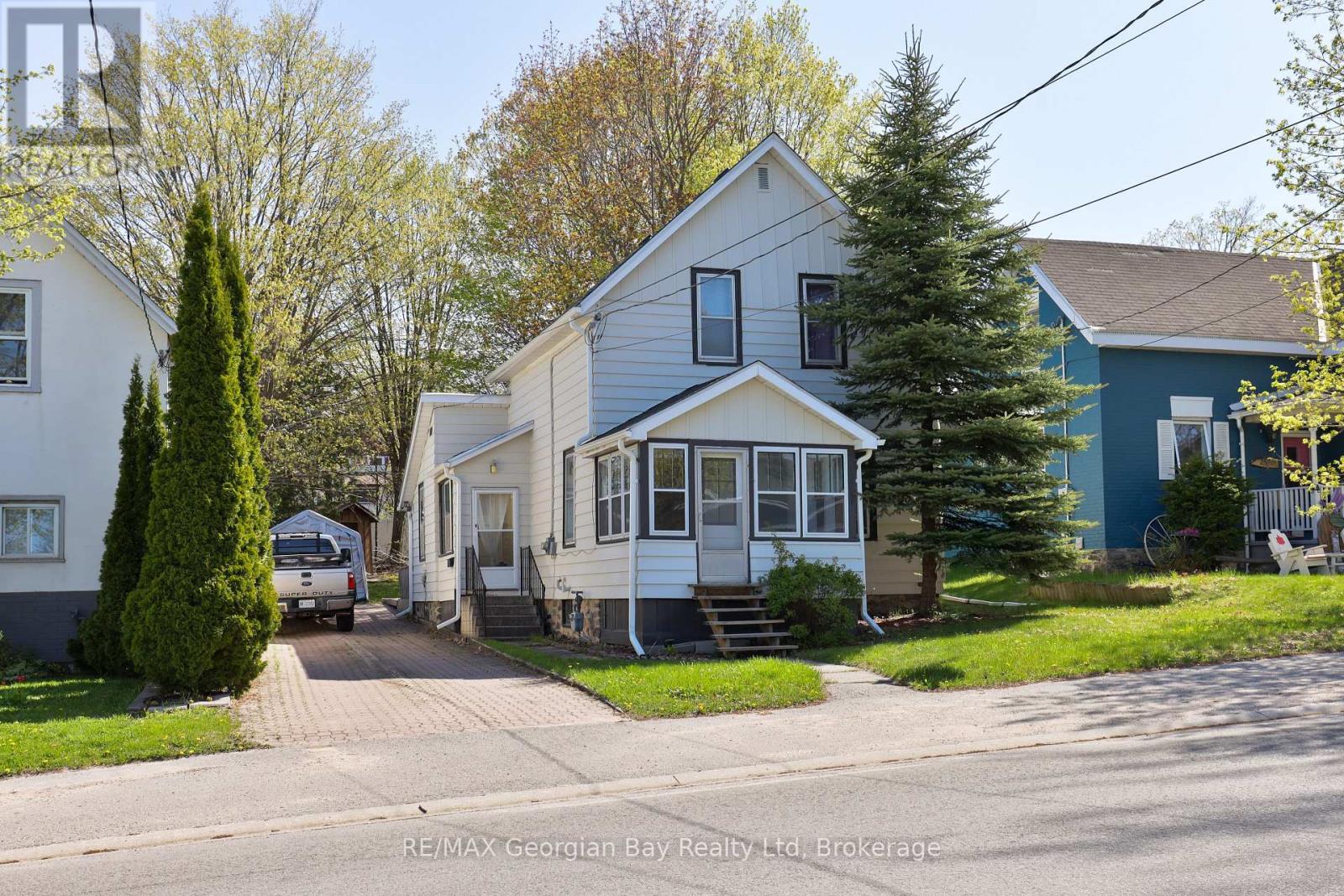 23 Maria St, Penetanguishene, ON L9M 1L5