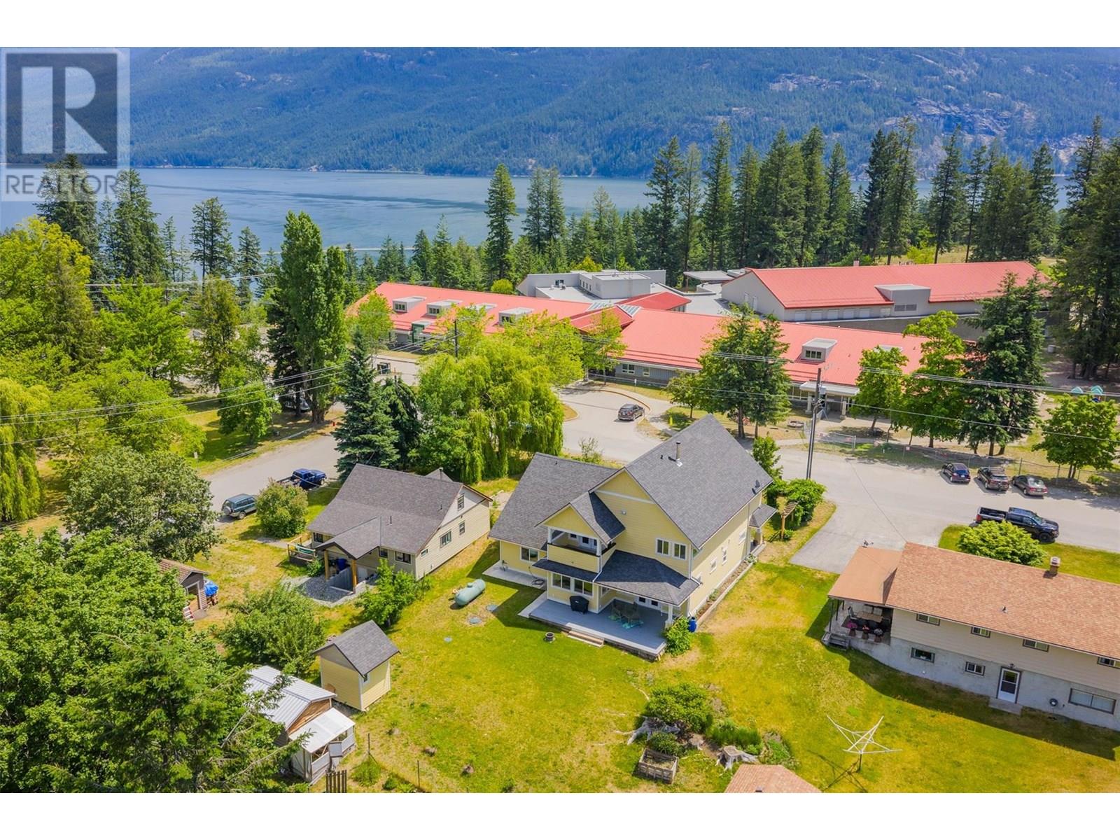 509 6th Street, Kaslo, BC V0G 1M0