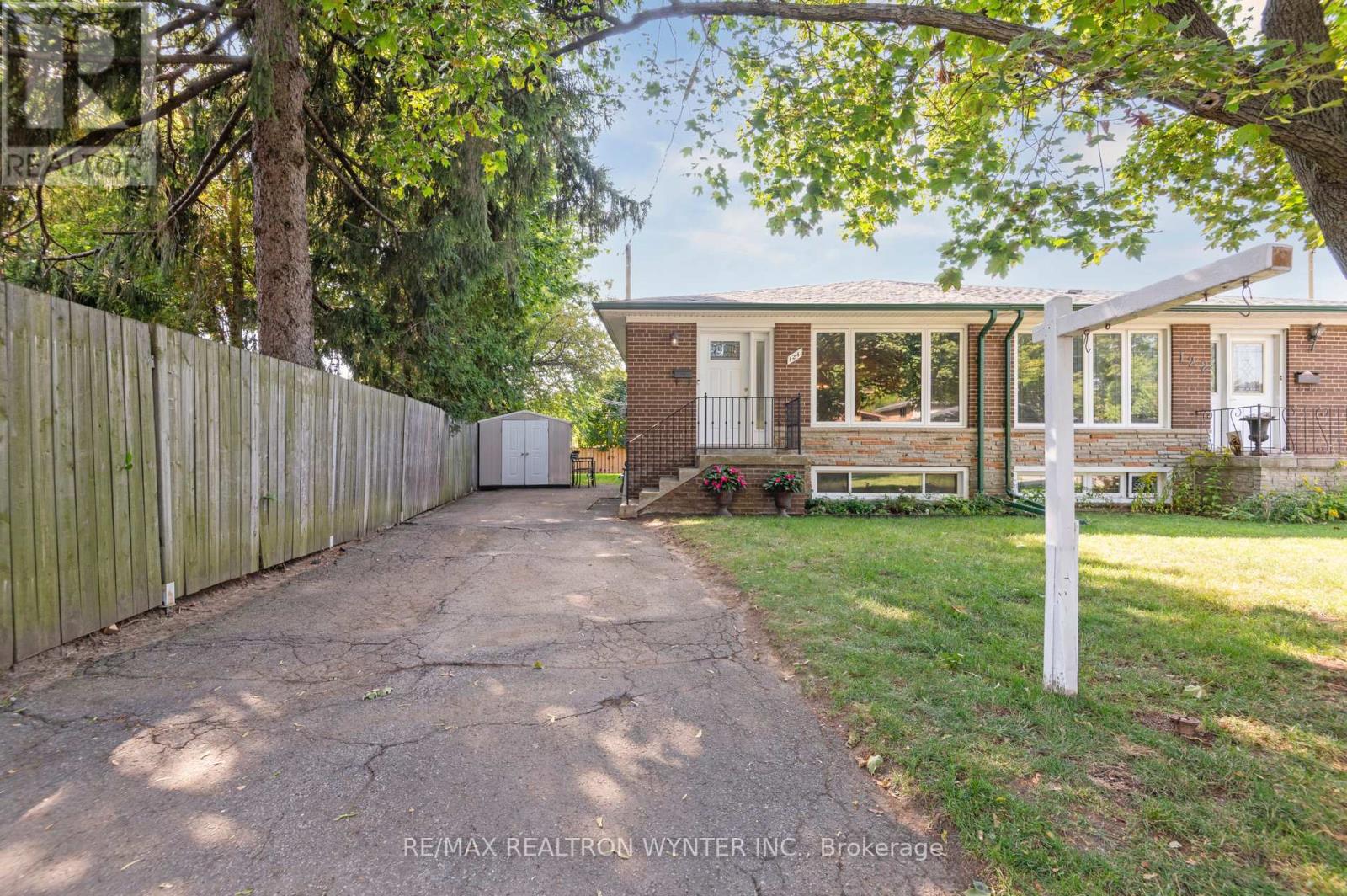 124 Fortrose Cres, Toronto, ON M3A 2H1