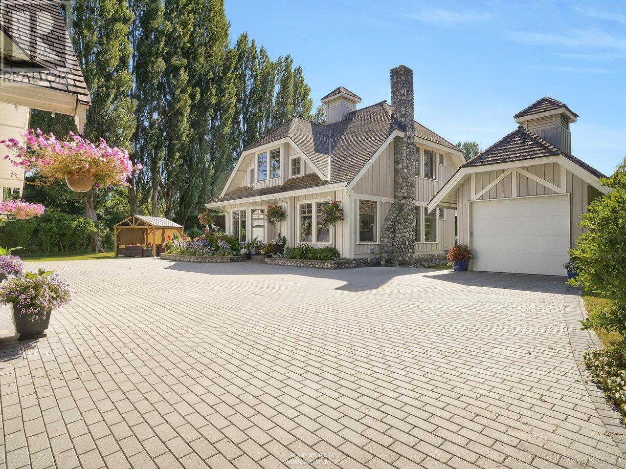 3380 Celtic Ave, Vancouver, BC V6N 4J5