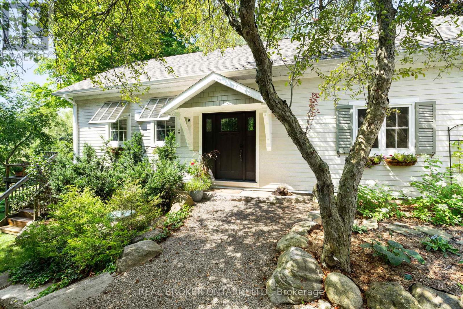 17170 Old Main St, Caledon, ON L7K 0E6