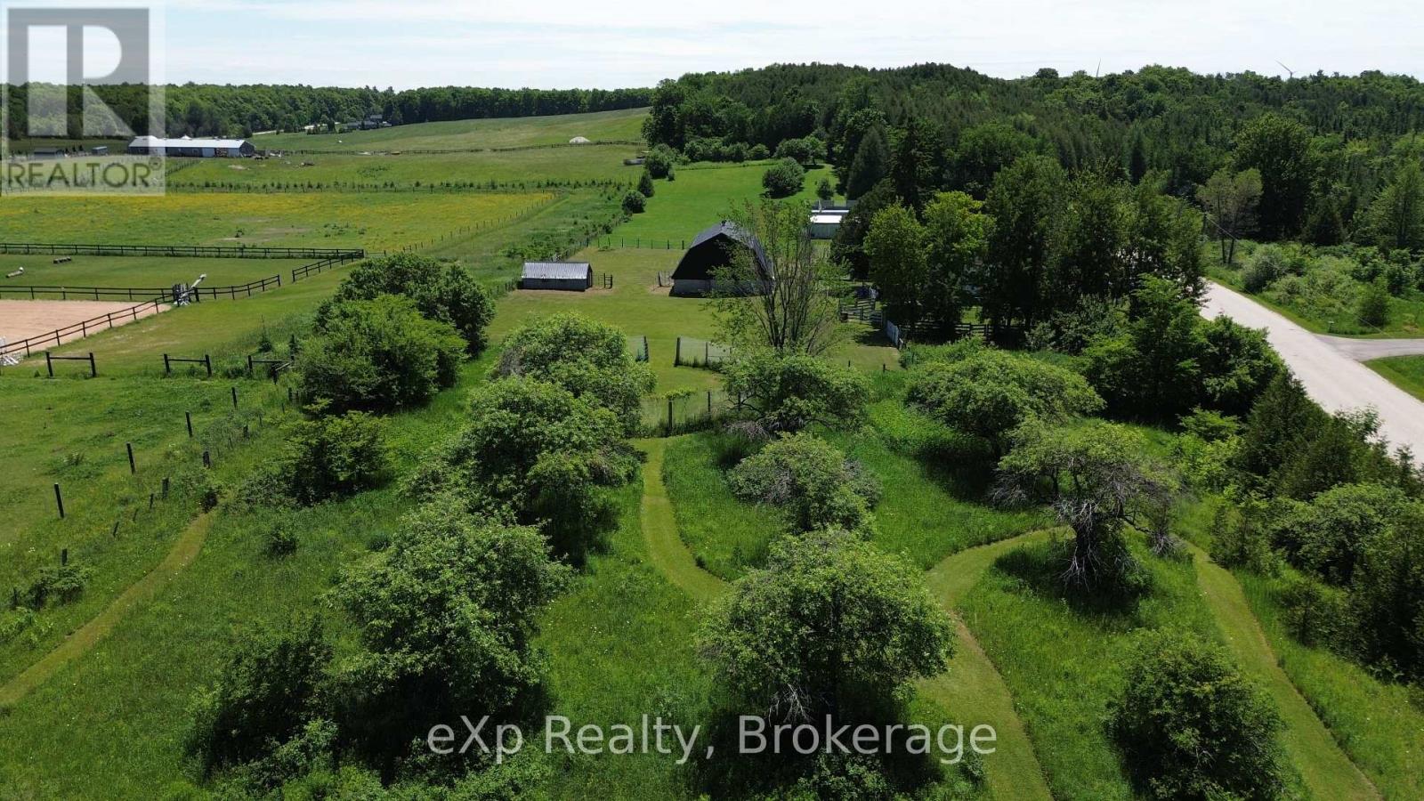 125 Lake Dr, West Grey, ON N0C 1H0