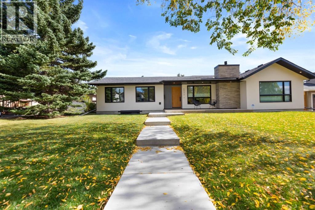 6432 Laurentian Way SW, Calgary, AB T3E 5N1