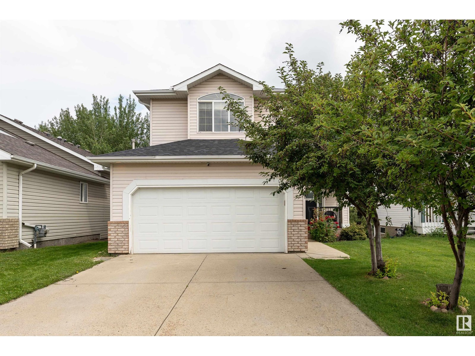 21 Donnely Tc, Sherwood Park, AB T8H 2B3