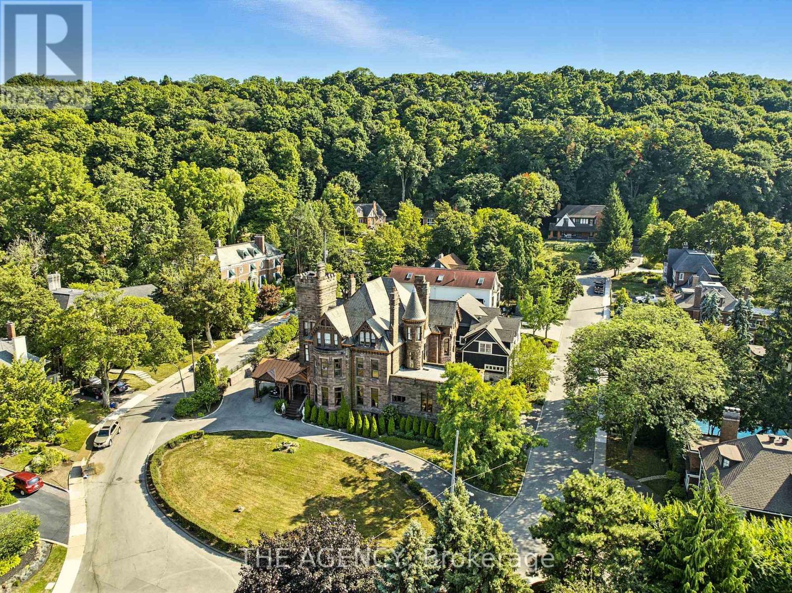 26 Ravenscliffe Ave, Hamilton, ON L8P 3M4