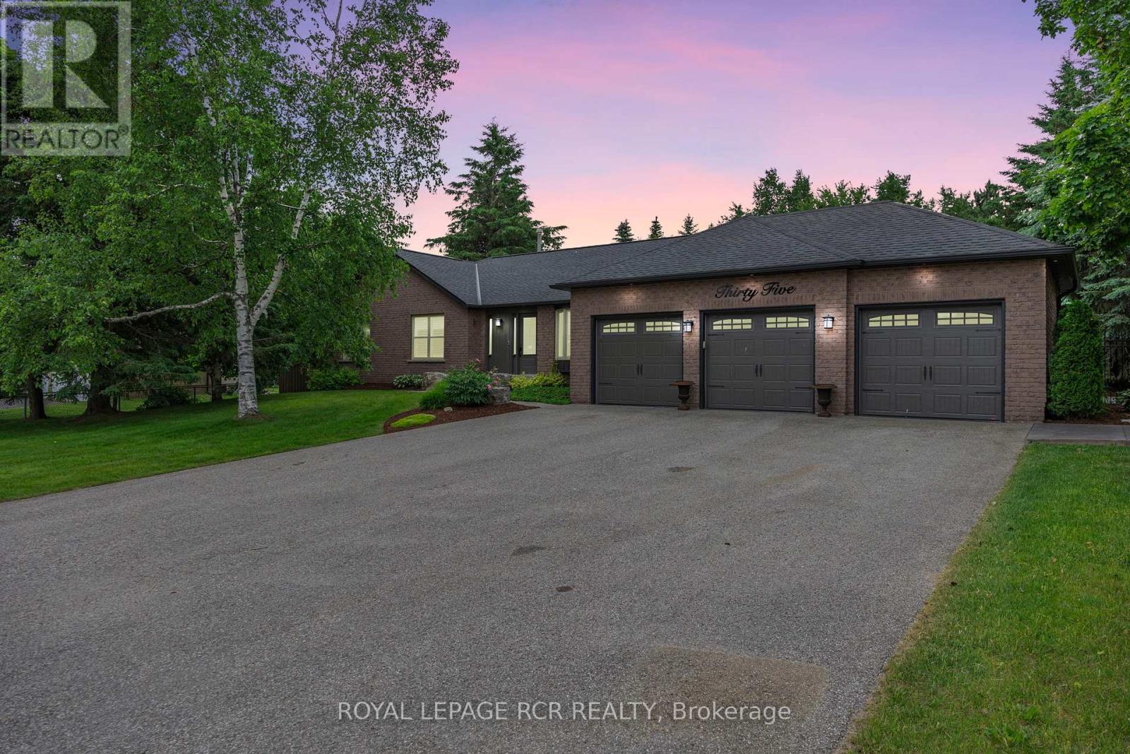 35 Hawthorne Rd, Mono, ON L9W 6G6