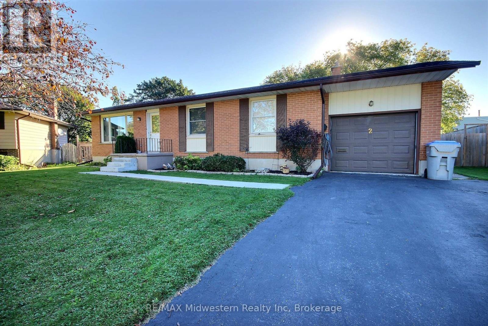 2 Kilberg Ct N, North Perth, ON N4W 1P1