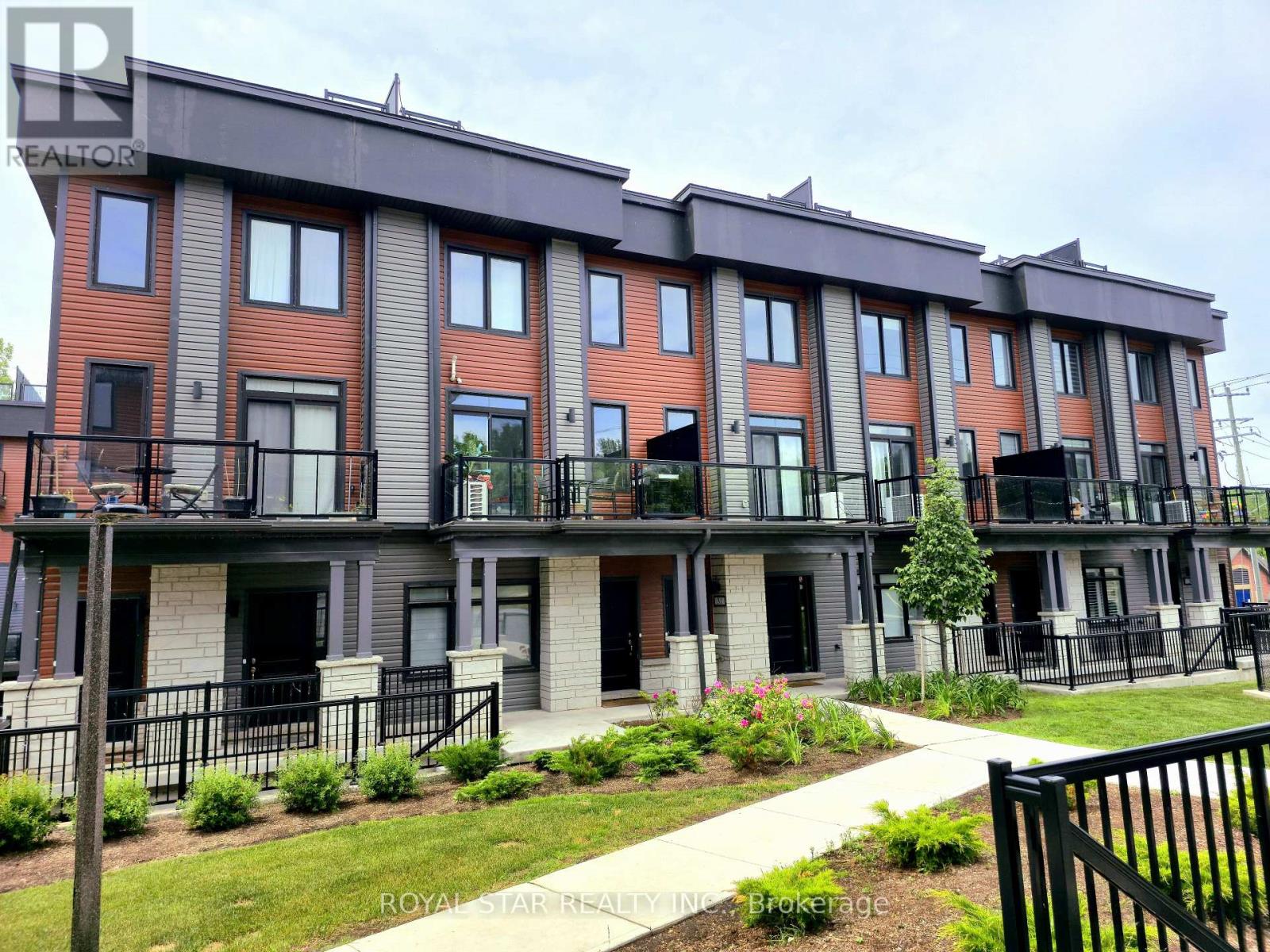33 2 Willow St, Brant Paris, ON N3L 0K7