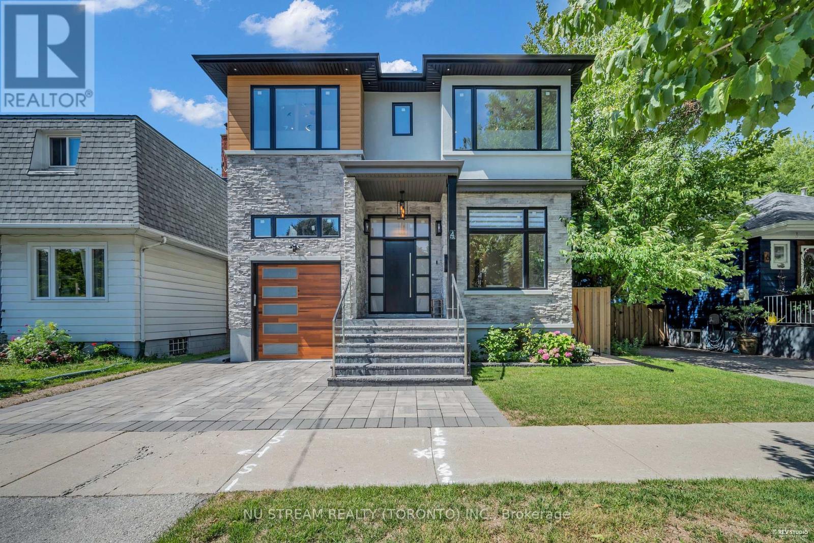 4 Westbourne Ave, Toronto, ON M1L 2X9