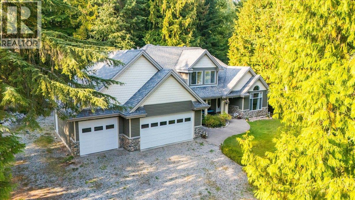 2283 Crystal Springs Rd, Nelson, BC V1L 6K4