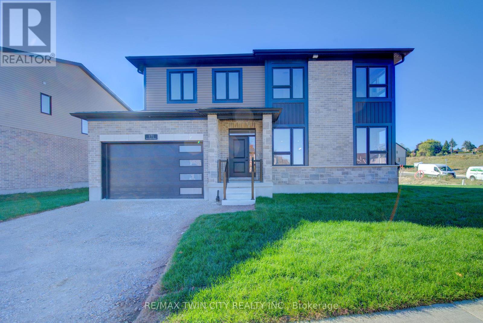 171 Otterbein Rd, Kitchener, ON N2B 0A8