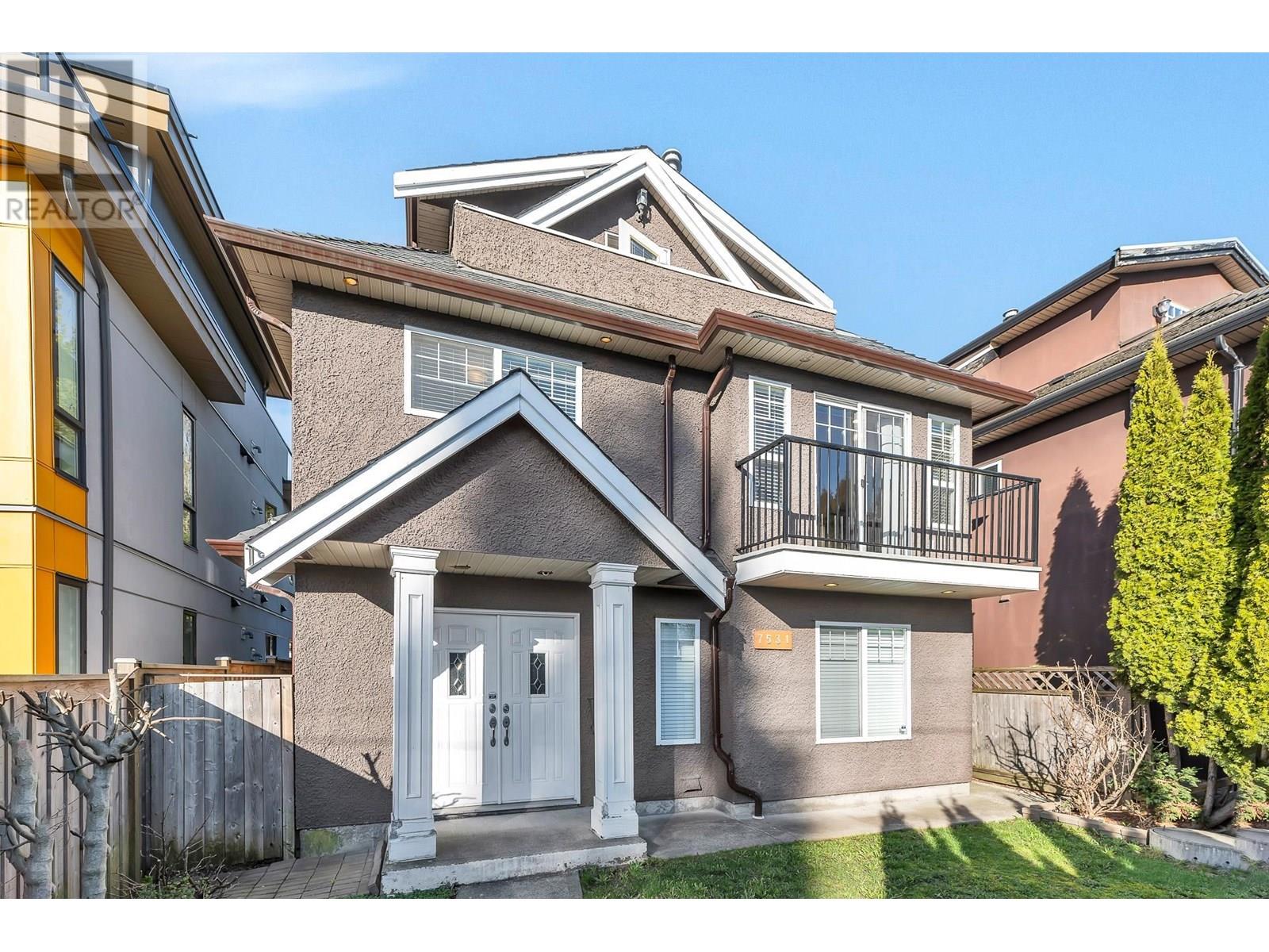 7531 Oak St, Vancouver, BC V6P 4A4