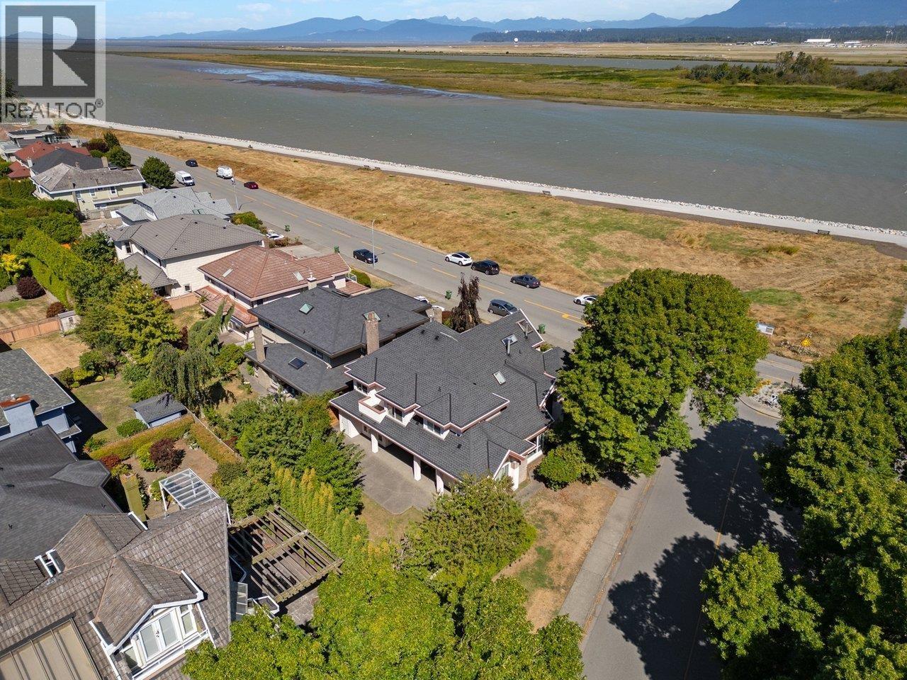 3340 River Rd, Richmond, BC V7C 5N2