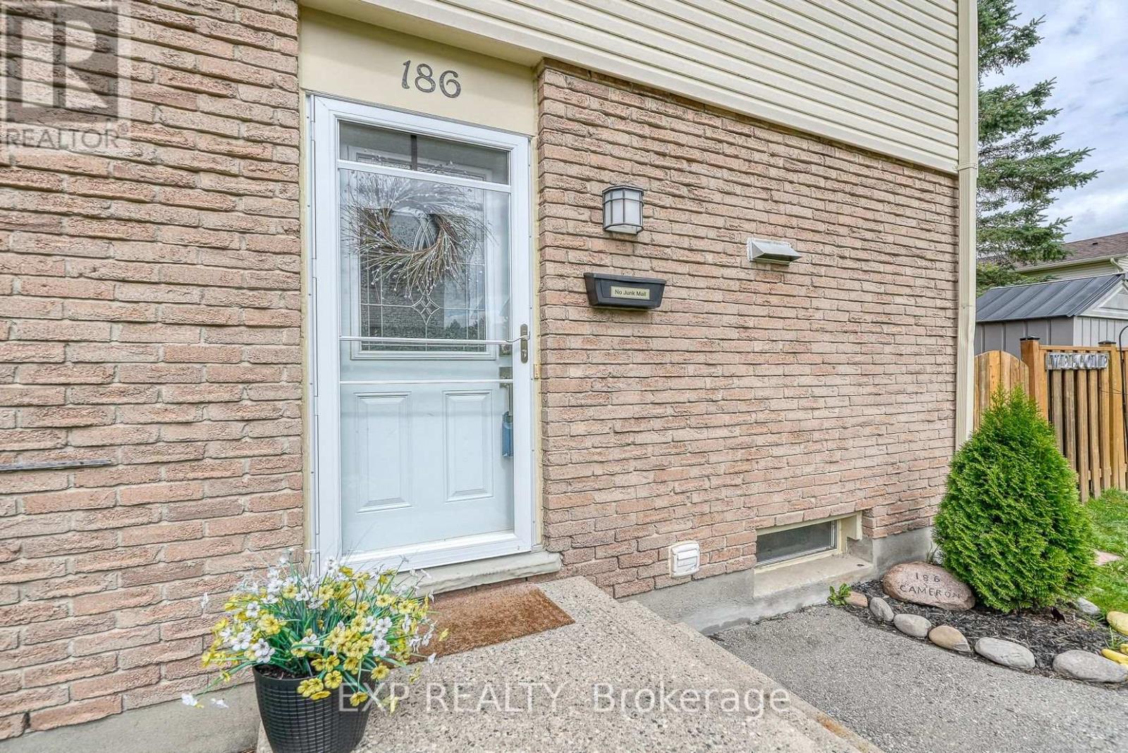 186 230 Clarke Rd N, London East East I, ON N5W 5P8