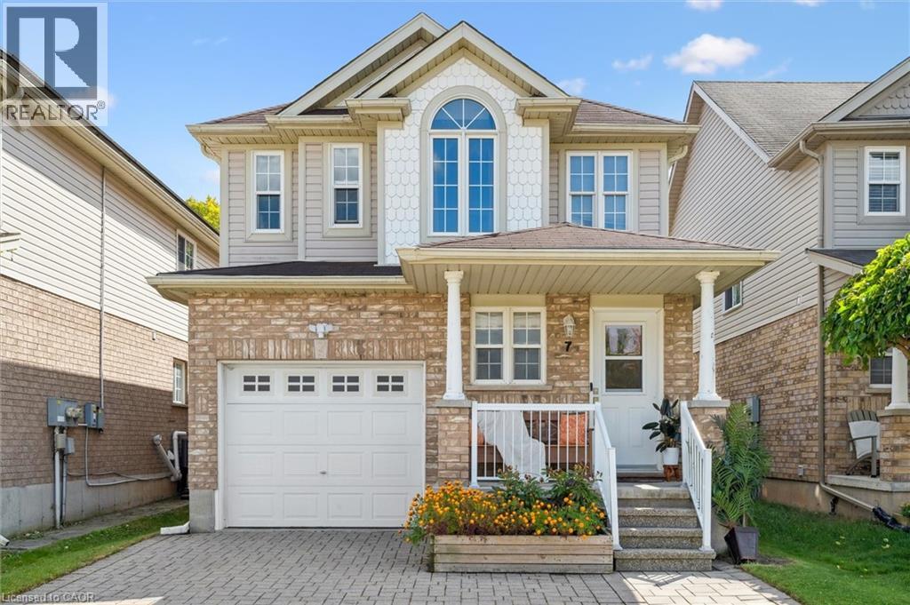 7 Mahogany St, Kitchener, ON N2E 3Z2