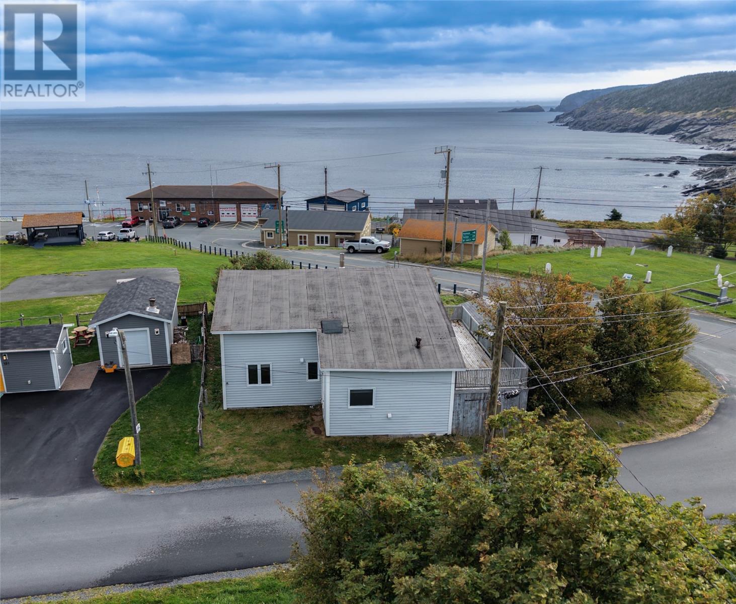 153 Town Circle Rd, Pouch Cove, NL A0A 3L0