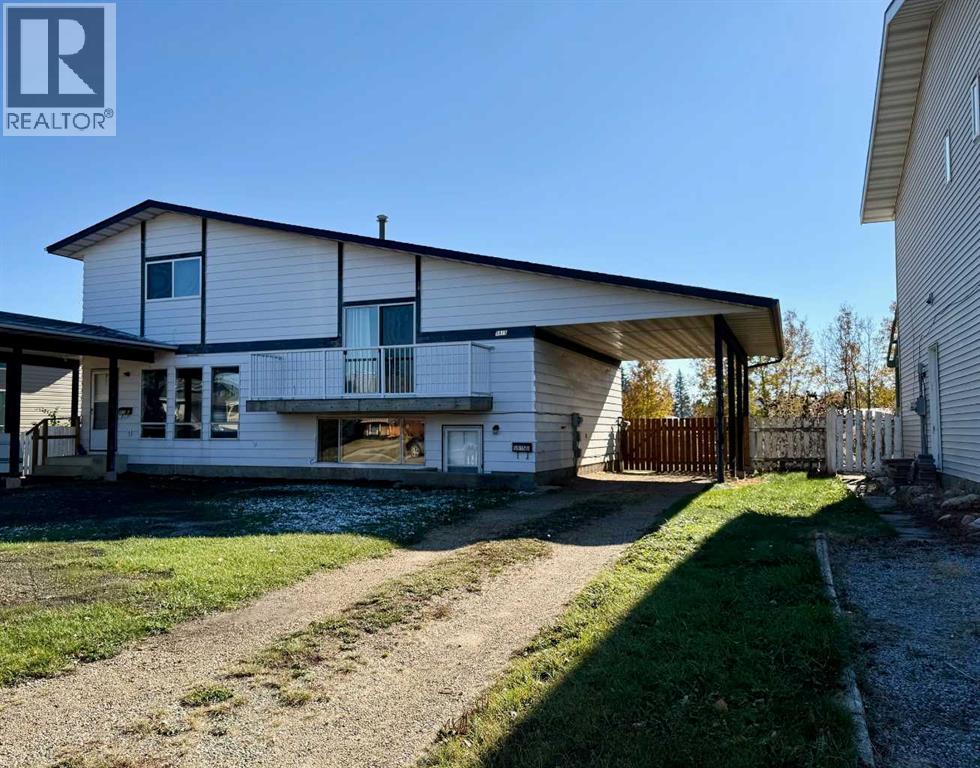 5915 45 Avenue #b, Lacombe, AB T4L 1T8
