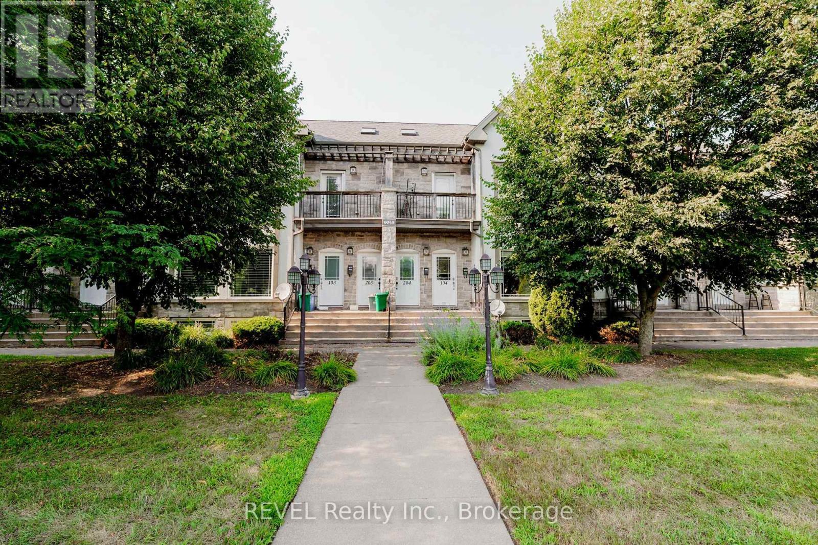104 6045 Dunn St, Niagara Falls, ON L2G 2P2