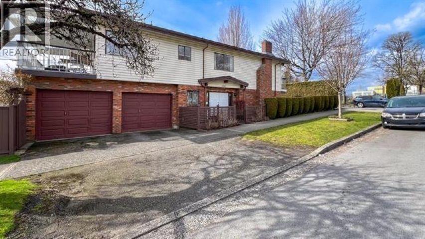 6515 Lanark St, Vancouver, BC V5P 2Z2