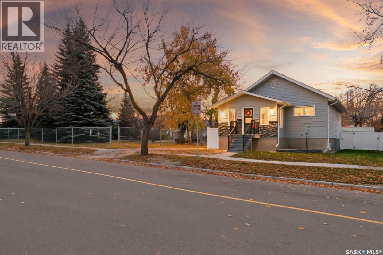 1151 1 Avenue Northwest, Moose Jaw, SK S6H 3N4