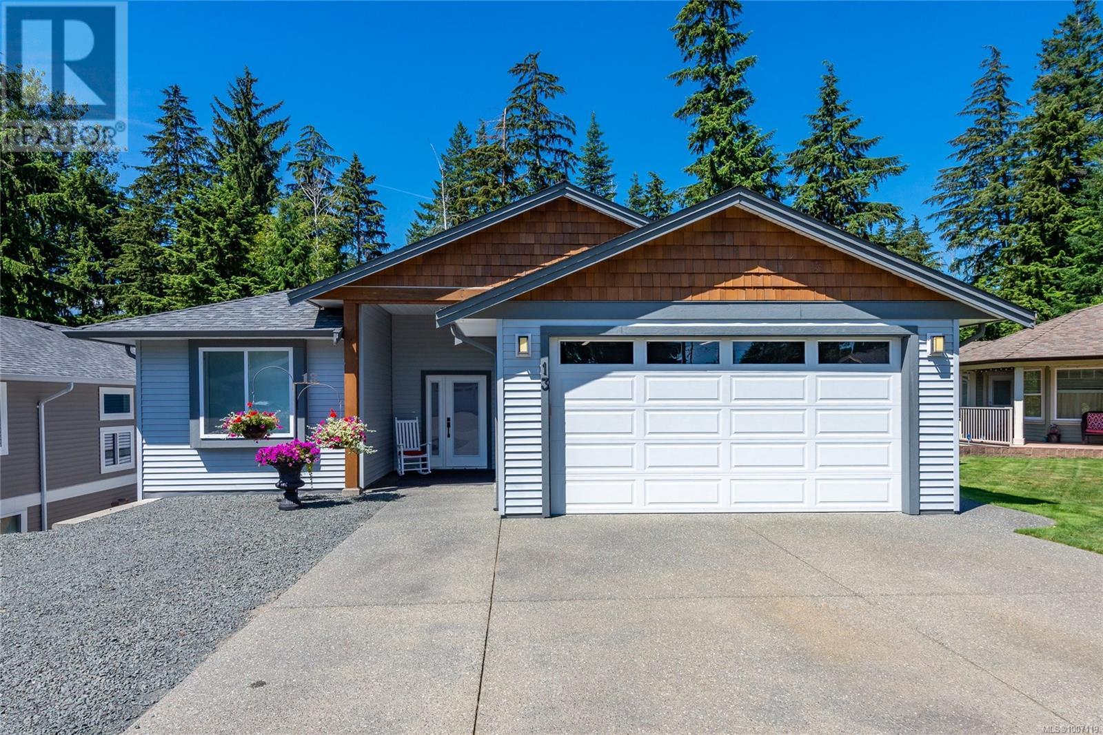 100 Mcphedran Rd Unit 13 Rd, Campbell River, BC V9W 5P4