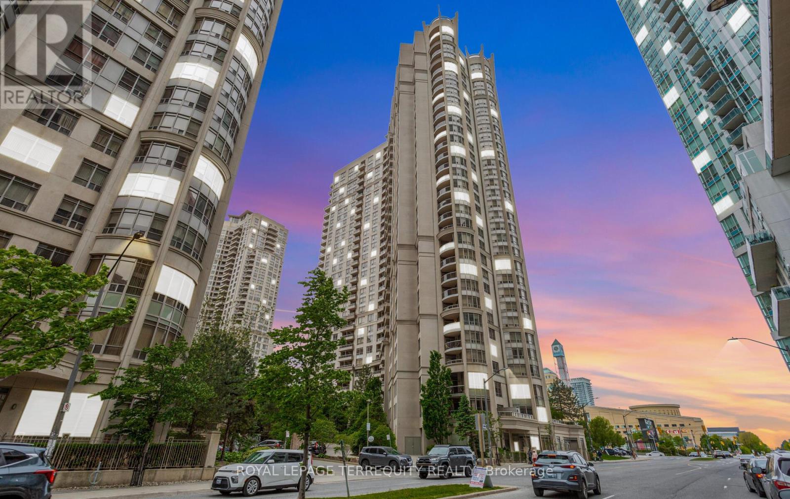 2828 3888 Duke Of York Blvd, Mississauga, ON L5B 4P5