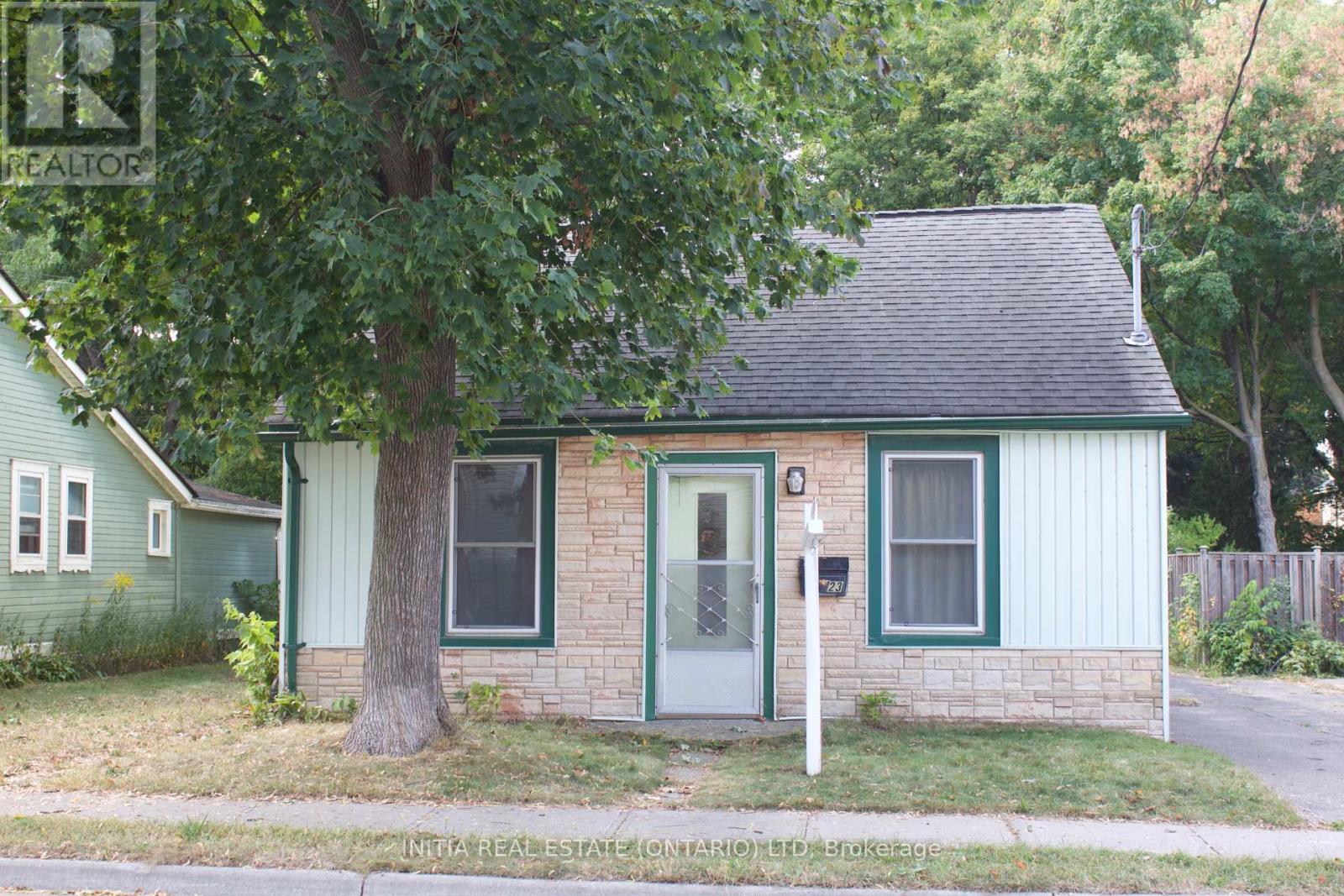 23 Miles St, London, ON N5Y 2T7