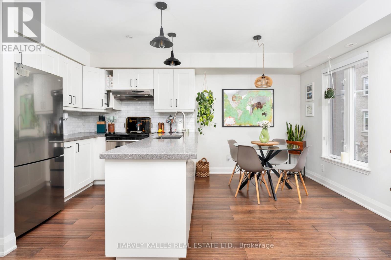 413 34 Western Battery Rd, Toronto, ON M6K 3N9