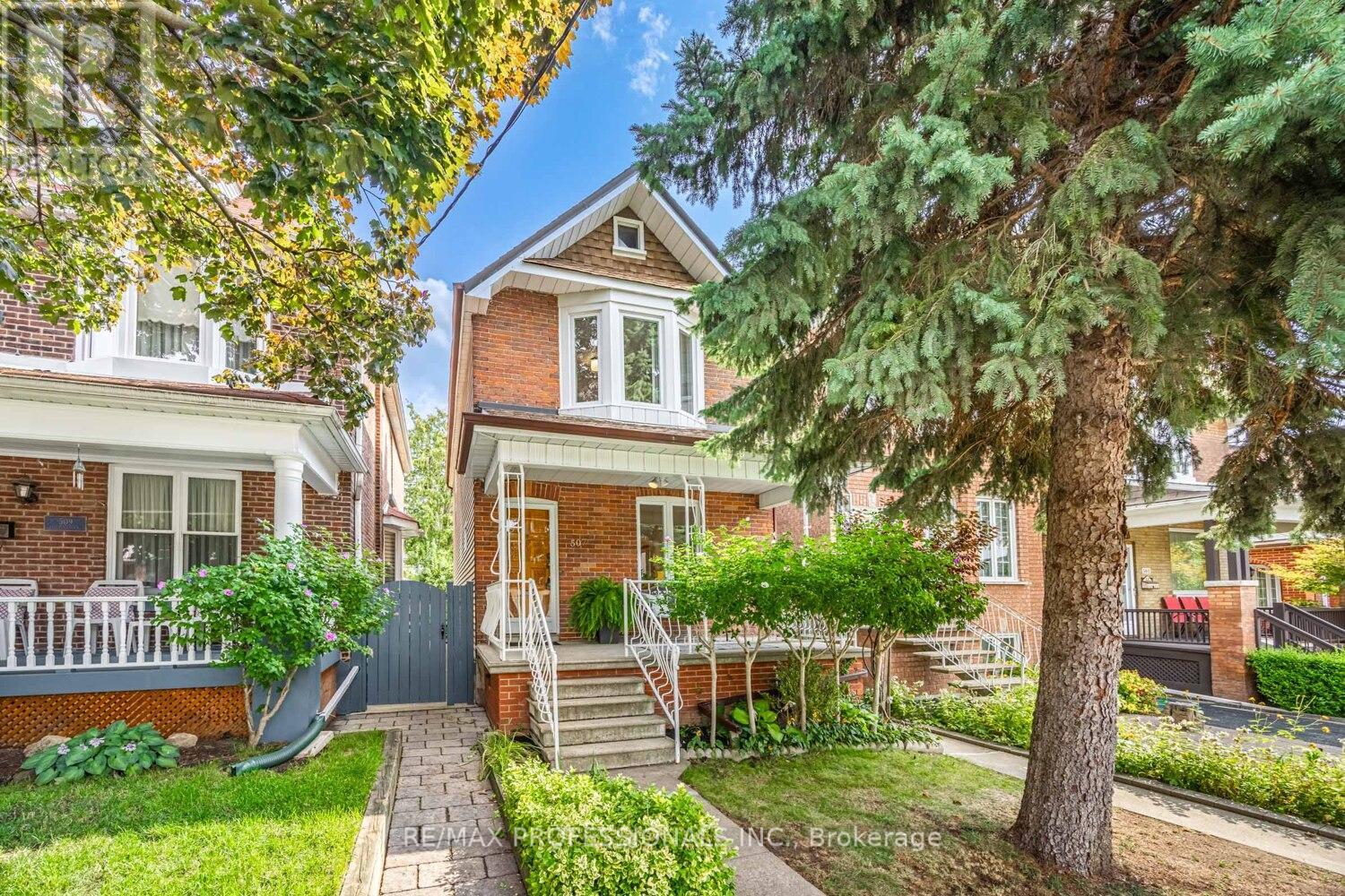 507 Salem Ave N, Toronto, ON M6H 3C9