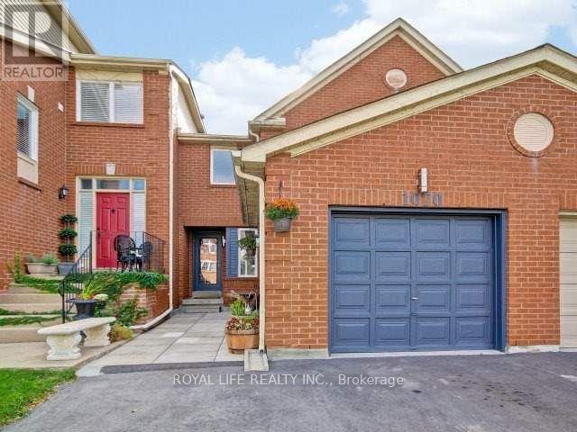 1070 Lindsay Dr, Oakville, ON L6M 3B6