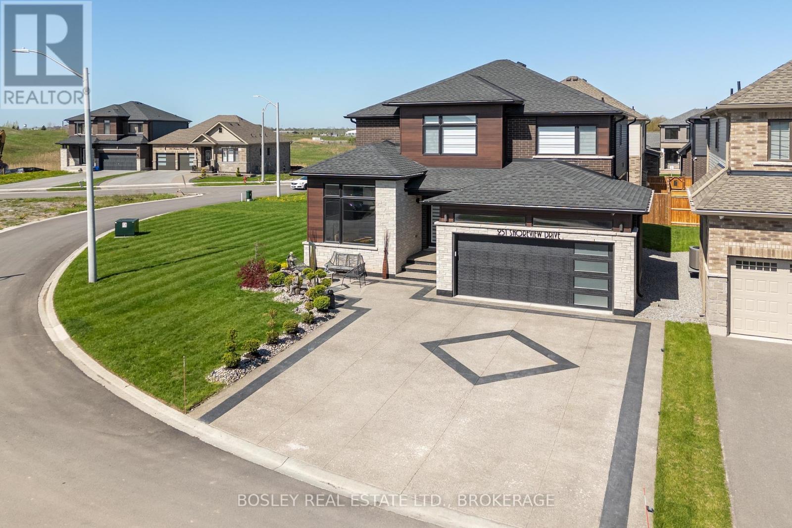 251 Shoreview Dr, Welland, ON L3B 0H3