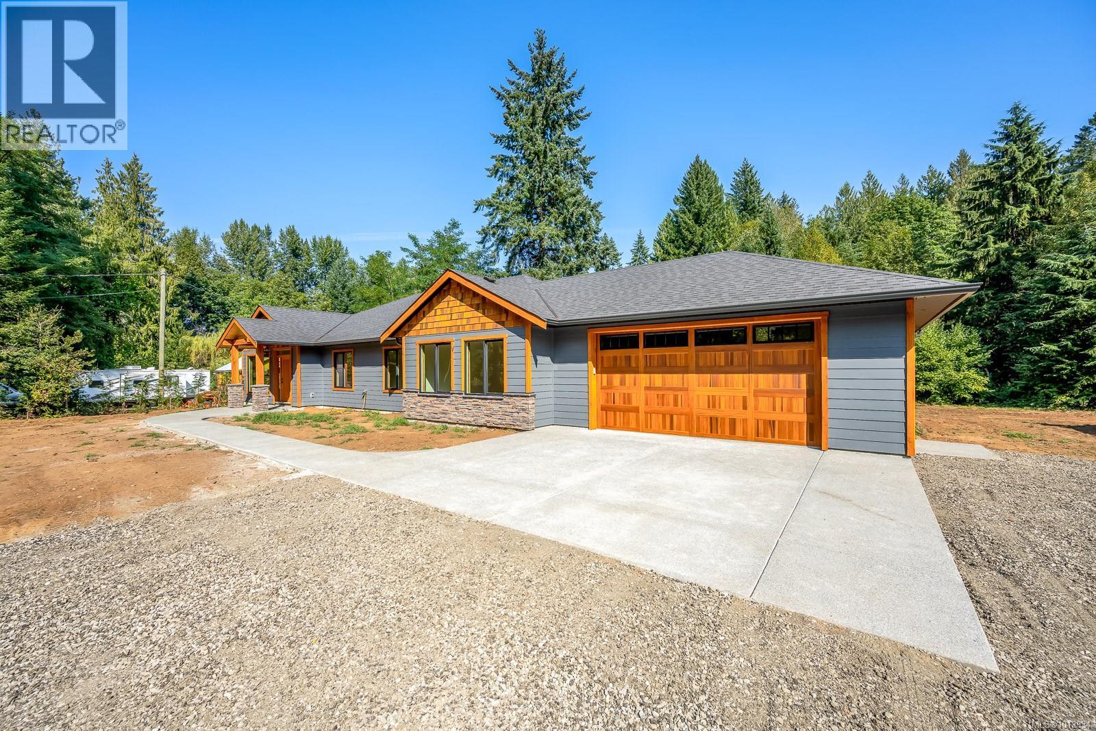 3368 Small Rd, Courtenay, BC V9N 3Z6