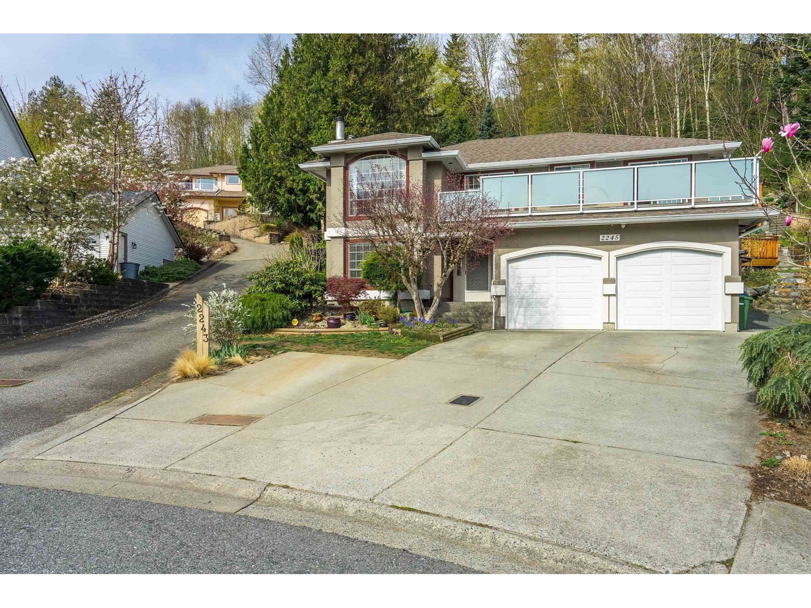 2245 Foothills Ct, Abbotsford, BC V3G 1E1