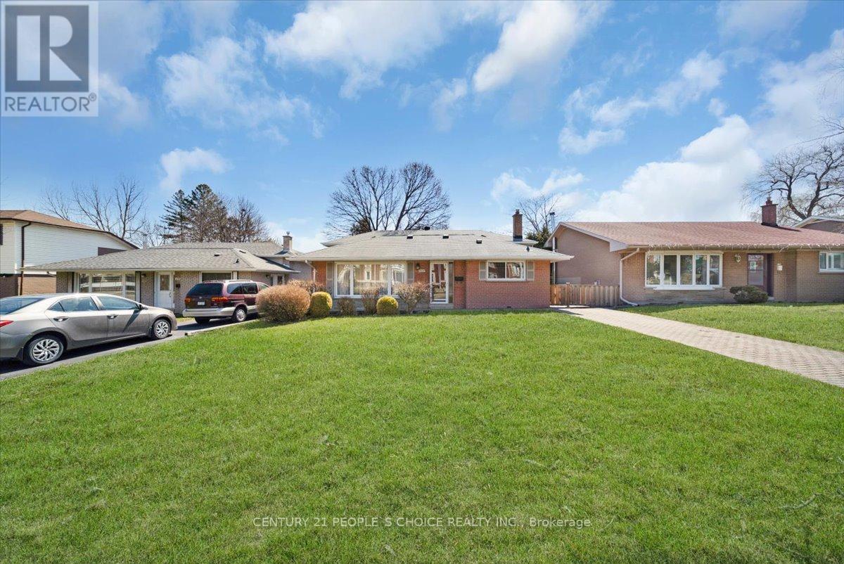 2374 Truscott Dr, Mississauga, ON L5J 2B2