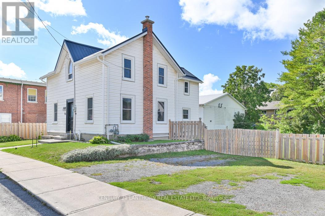 44 Metcalf St, Tweed, ON K0K 3J0