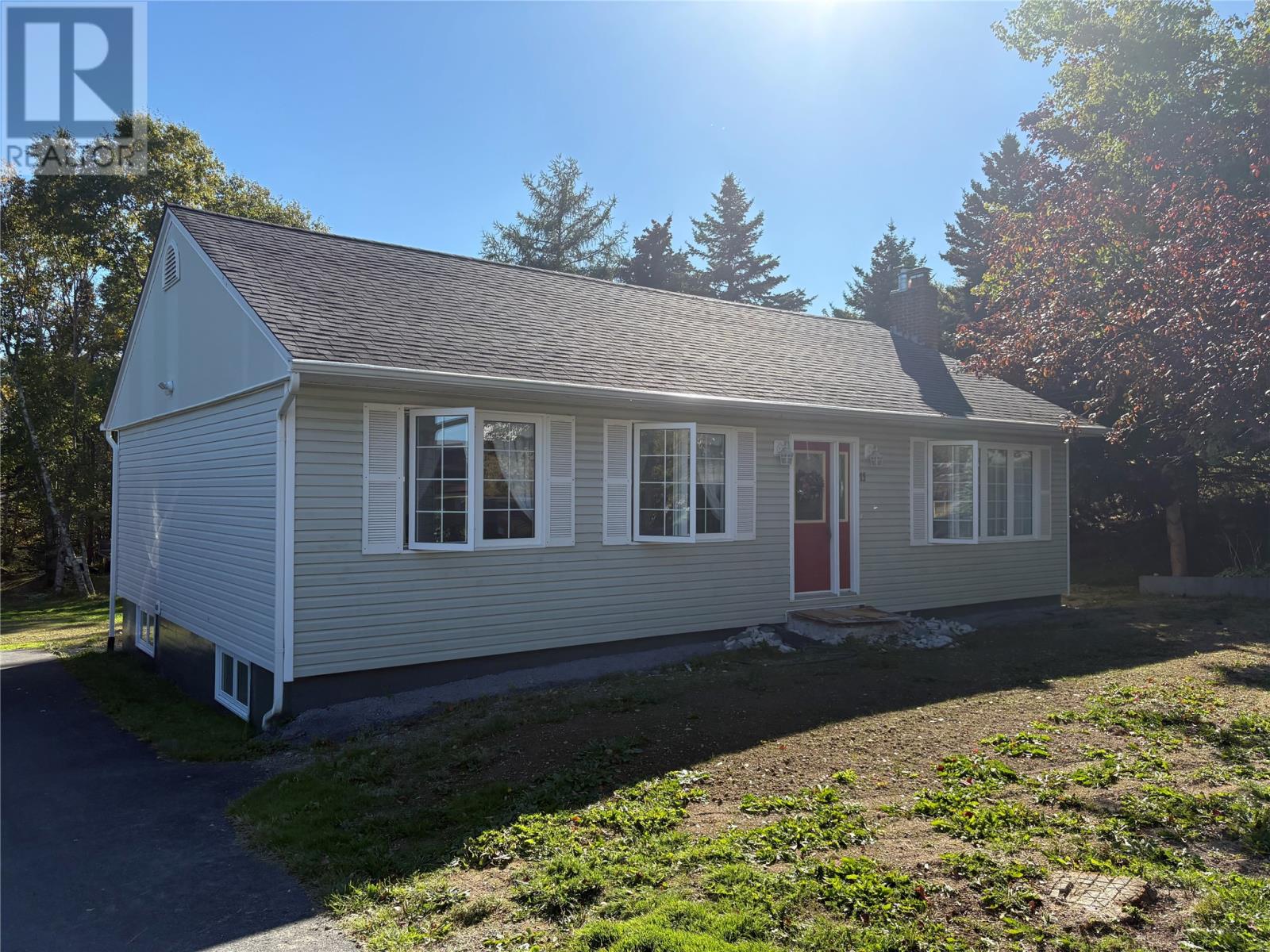11 Leslie St, Clarenville, NL A5A 1E8